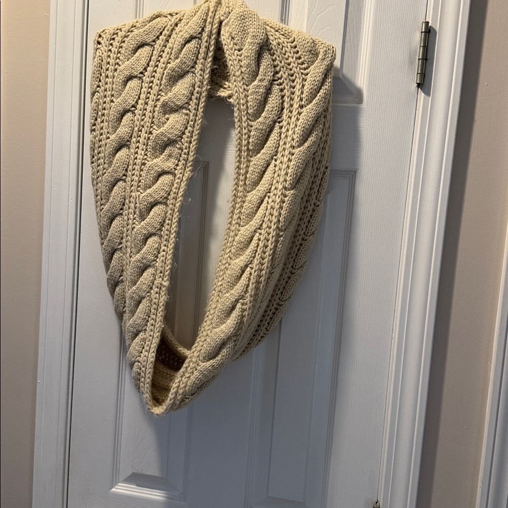 Chunky Knit Infinity Scarf